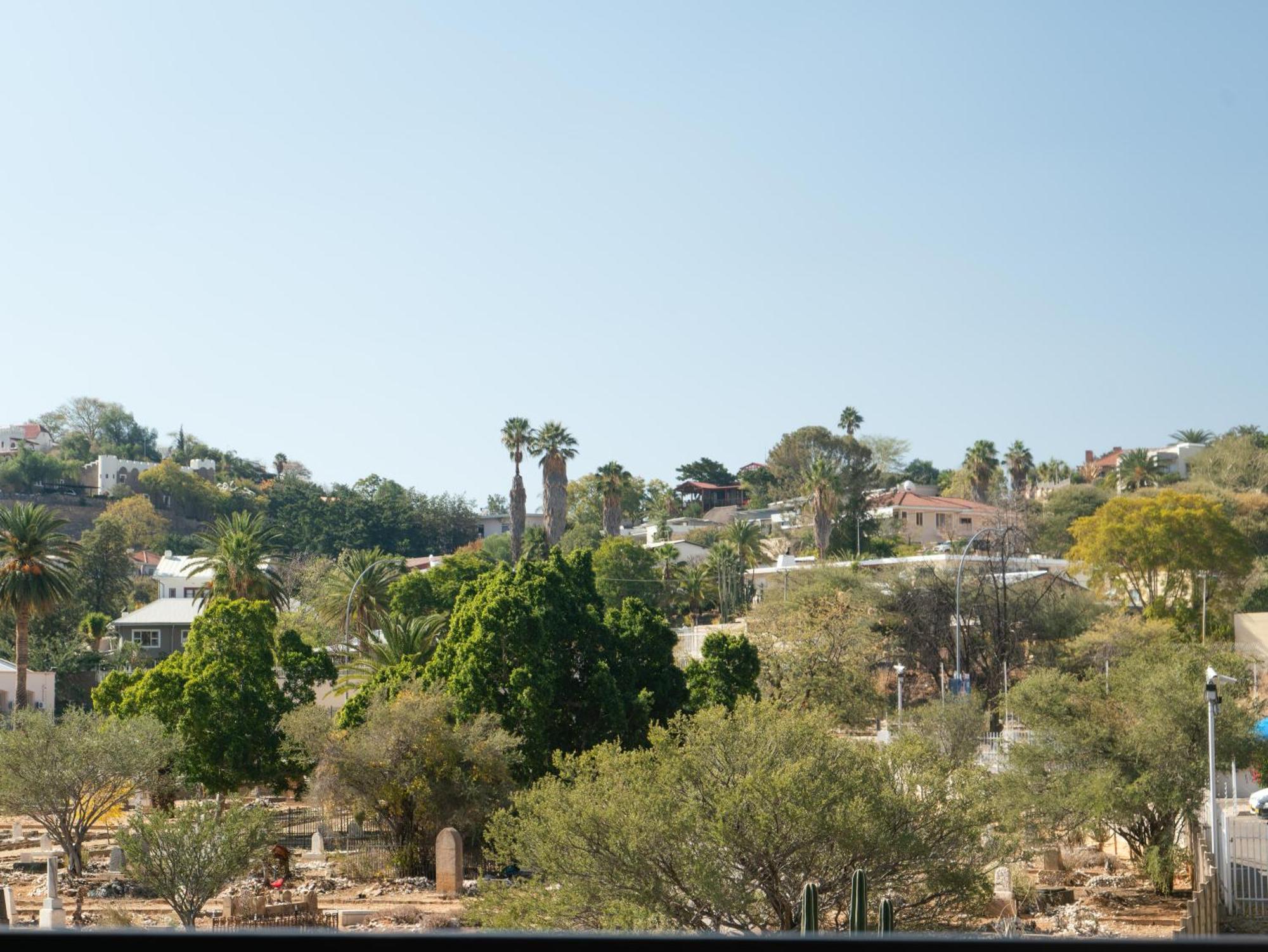 Rieks Van Der Walt Self-Catering Apartment Windhoek Exterior foto