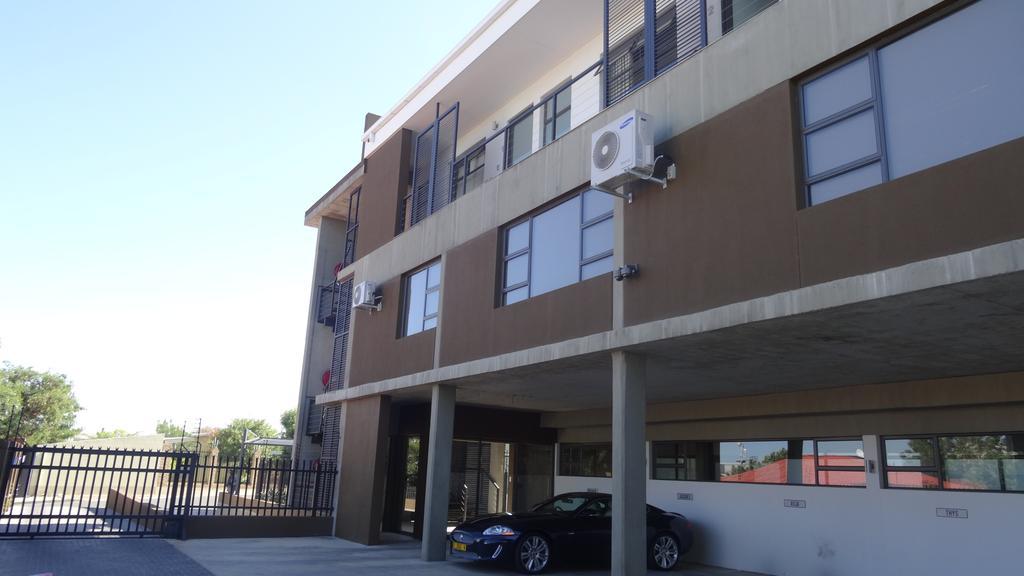 Rieks Van Der Walt Self-Catering Apartment Windhoek Exterior foto